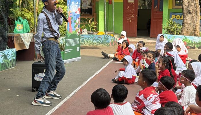 Dongeng Kak Harris Semarakkan Roadshow Literasi Perpustakaan Jakarta Timur